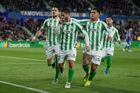 الساحر يعود من جديد.. إيسكو نجم يسطع في سماء الدوري الإسباني